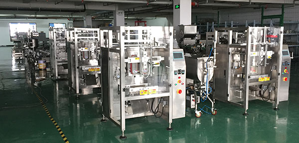 星格火鍋底料包裝機(jī)從技術(shù)著手,占領(lǐng)國(guó)內(nèi)市場(chǎng)(圖1) 星格火鍋底料包裝機(jī)從技術(shù)著手,占領(lǐng)國(guó)內(nèi)市場(chǎng)(圖1)