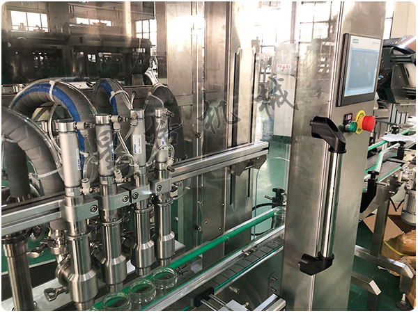 蒜蓉醬自動灌裝生產線需要人工裝瓶嗎(圖2) 蒜蓉醬自動灌裝生產線需要人工裝瓶嗎(圖2)