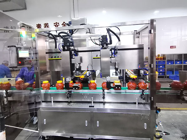 千萬別買這款剁椒醬料灌裝流水線設備(圖2) 千萬別買這款剁椒醬料灌裝流水線設備(圖2)