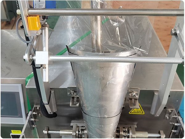 東北大豆醬料包裝生產(chǎn)線多少錢一套(圖2)