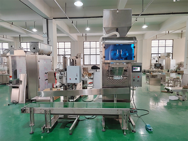 全自動灌裝機(jī)多少錢一臺(圖1) 全自動灌裝機(jī)多少錢一臺(圖1)