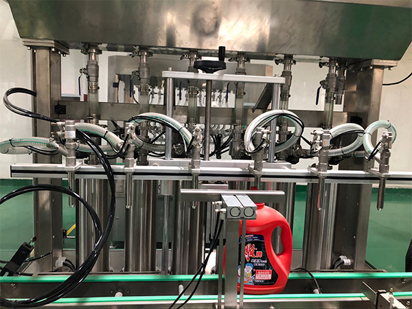 全自動辣椒醬灌裝機設備幫助企業省人工(圖2) 全自動辣椒醬灌裝機設備幫助企業省人工(圖2)